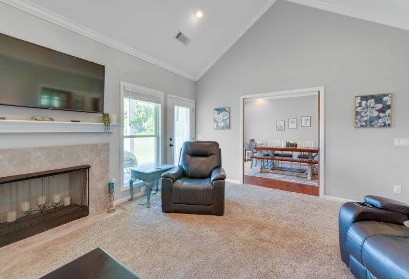 Family Friendly Abbeville Home W/ Fire Pit & Games