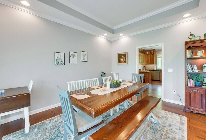 Family Friendly Abbeville Home W/ Fire Pit & Games