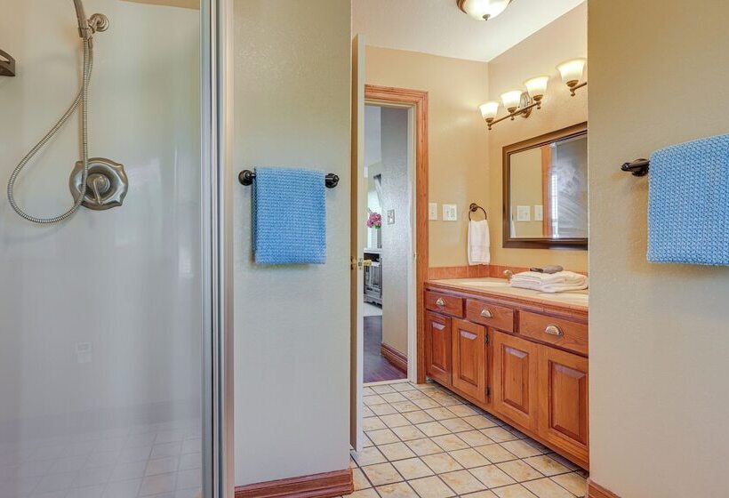 Family Friendly Fischer Home W/ Private Hot Tub!