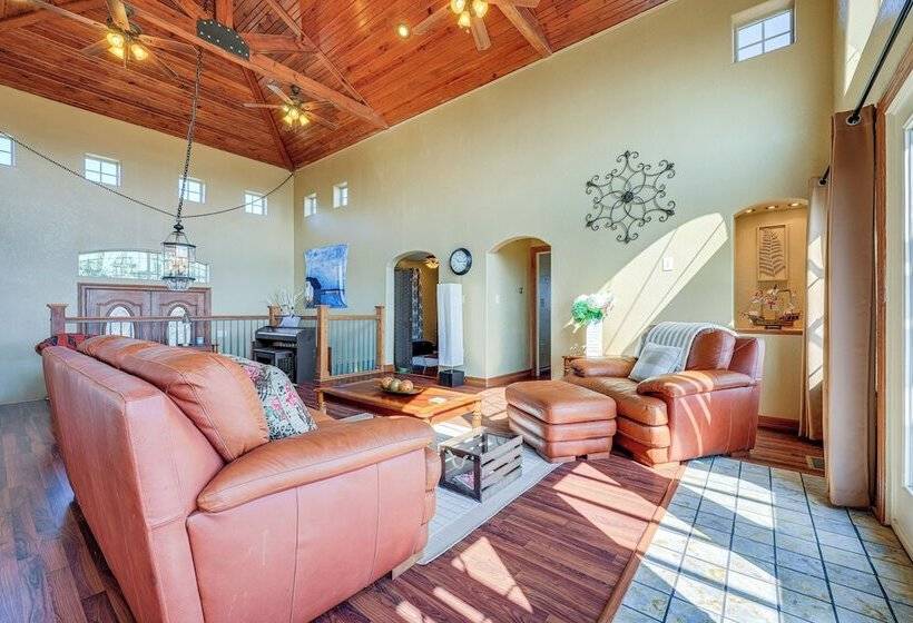 Family Friendly Fischer Home W/ Private Hot Tub!