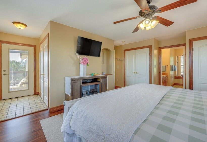 Family Friendly Fischer Home W/ Private Hot Tub!