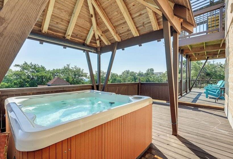 Family Friendly Fischer Home W/ Private Hot Tub!