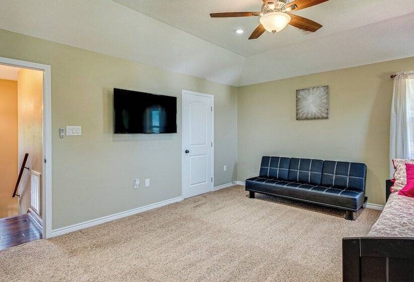 Family Friendly Lake Livingston Retreat W/ Patio!