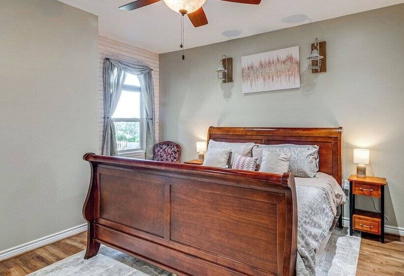 Family Friendly Lake Livingston Retreat W/ Patio!