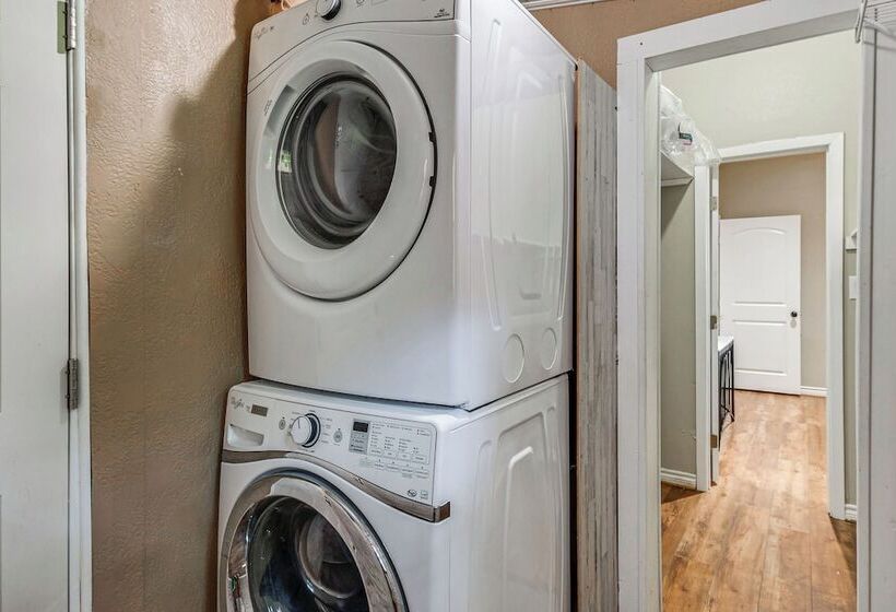 Family Friendly Lake Livingston Retreat W/ Patio!