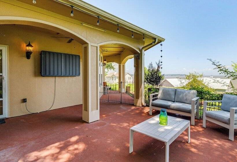 Family Friendly Lake Livingston Retreat W/ Patio!