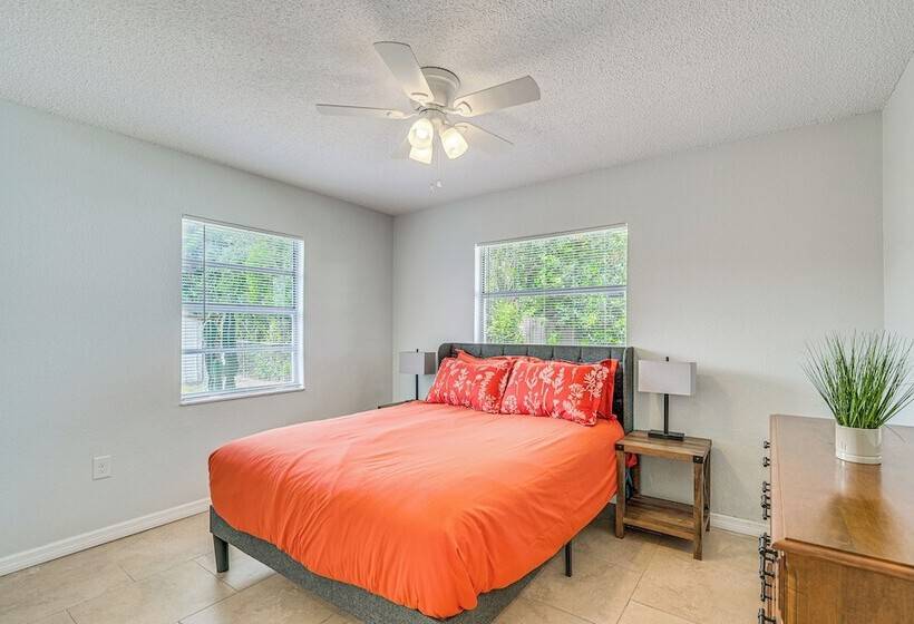 13 Mi To Hudson Beach: Spring Hill Home W/ Lanai