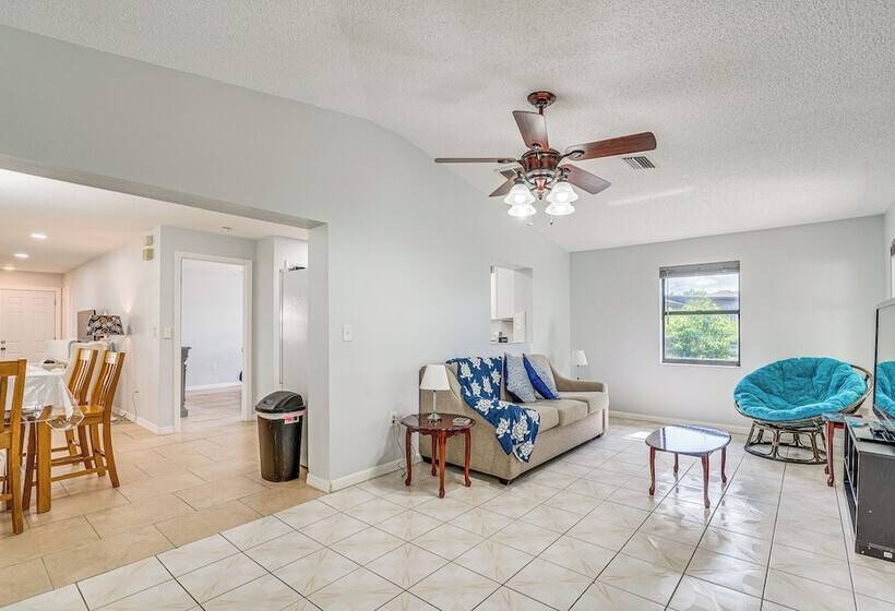 13 Mi To Hudson Beach: Spring Hill Home W/ Lanai