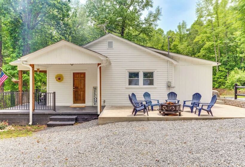 3 Mi To Downtown: Home W/ Fire Pit In Forest City