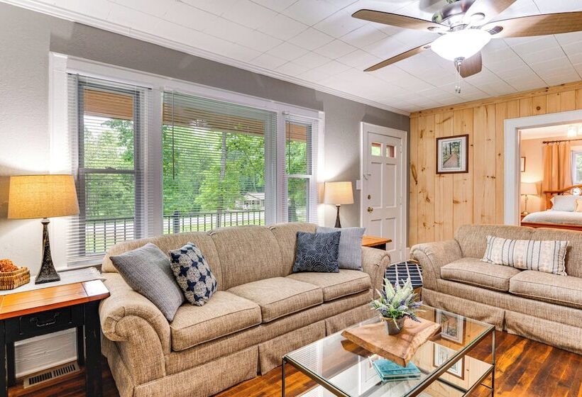 3 Mi To Downtown: Home W/ Fire Pit In Forest City