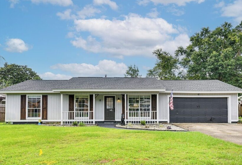 Fort Walton Beach Home W/ Grill: 4 Mi To Beach!