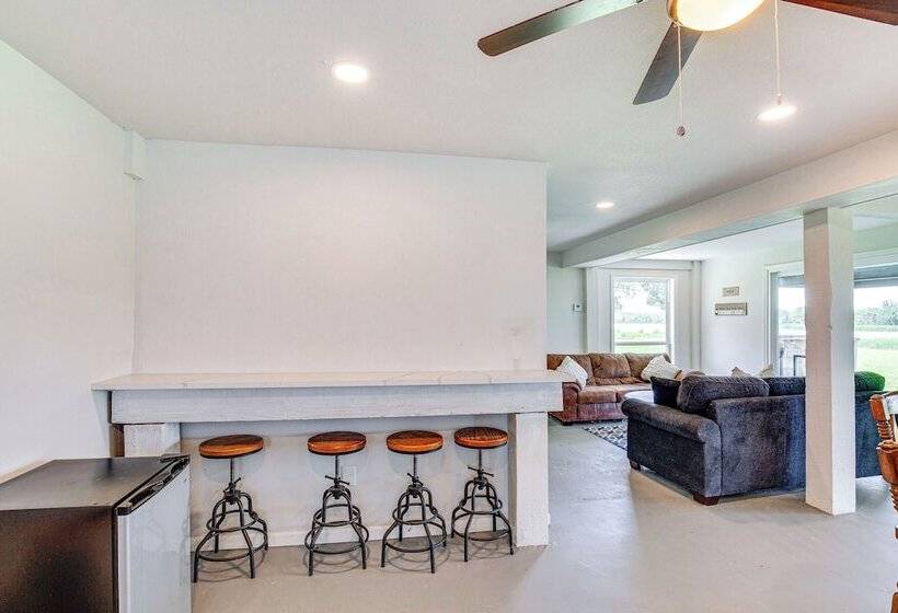 Granbury Home W/ Lake Views ~ 6 Mi To Boat Launch!