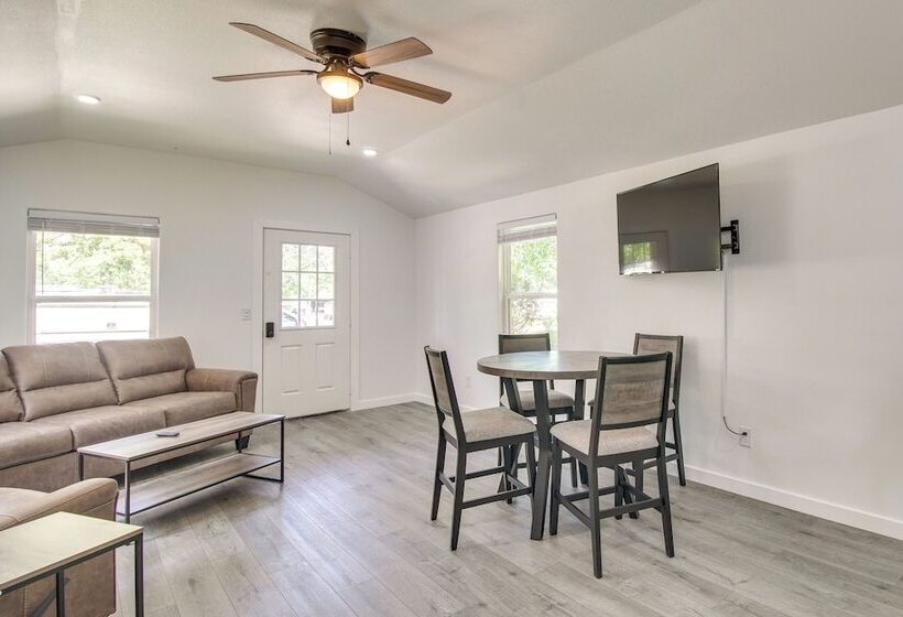 Close To Lake: Grove Cabin W/ Shared Fire Pit!