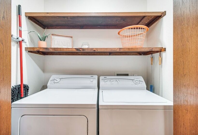 Hillcrest Hideaway  Grove Home ~ 1 Mi To Launch