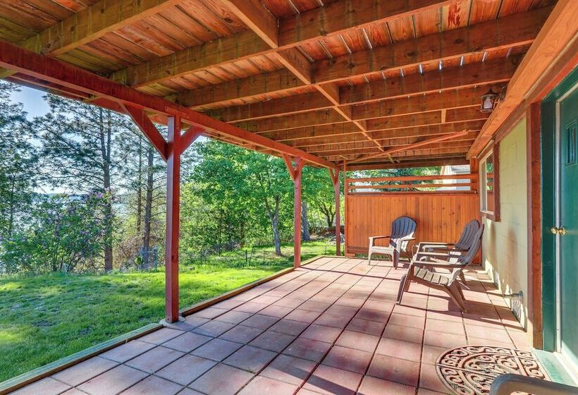 Harrison Home W/ Grill & Lake Views: Walk To Town!
