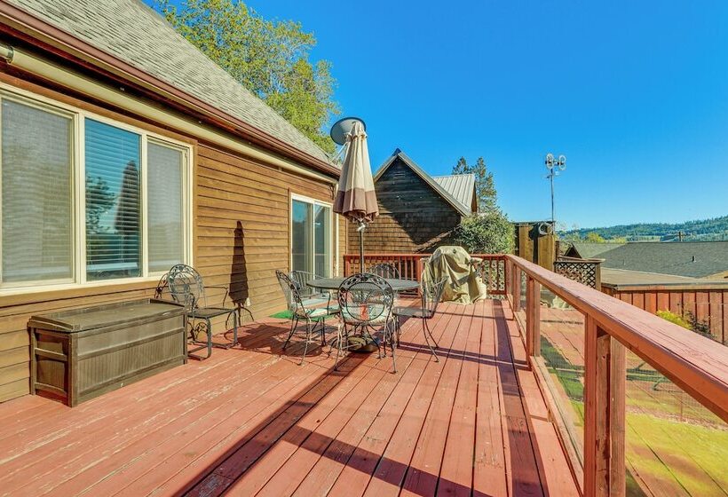 Harrison Home W/ Grill & Lake Views: Walk To Town!