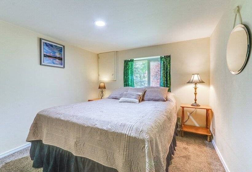 Harrison Home W/ Grill & Lake Views: Walk To Town!