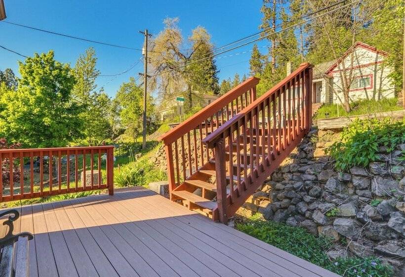 Harrison Home W/ Grill & Lake Views: Walk To Town!
