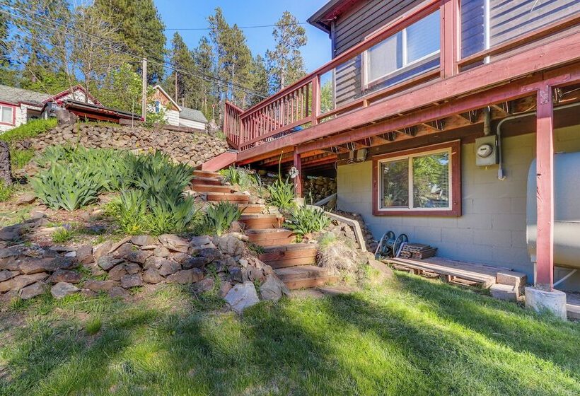 Harrison Home W/ Grill & Lake Views: Walk To Town!