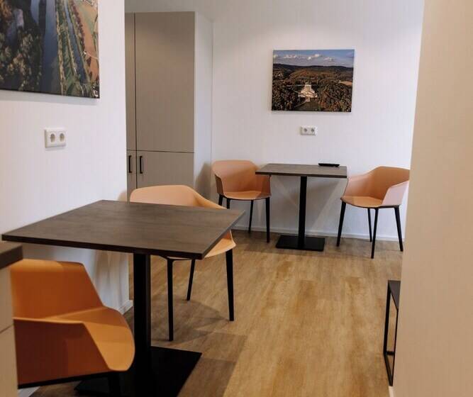 Heufeldboardinghouse