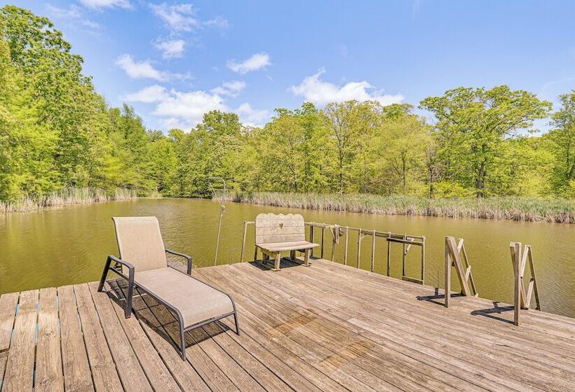 Historic Clark Cabin W/ Deck & Fishing Pond Access