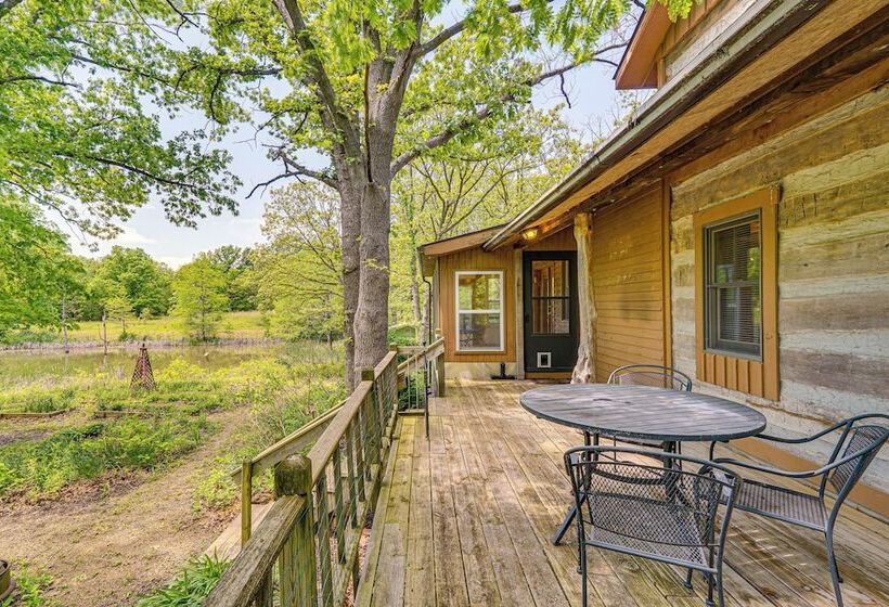 Historic Clark Cabin W/ Deck & Fishing Pond Access