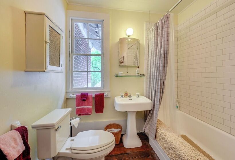 Historic Farmhouse ~ 15 Mi To Winston Salem