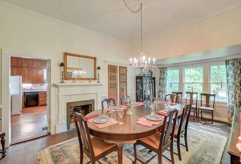 Historic Farmhouse ~ 15 Mi To Winston Salem