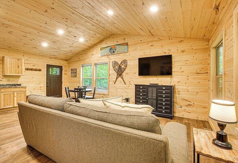 Hocking Hill Cabin Near Hiking: Dogs Welcome