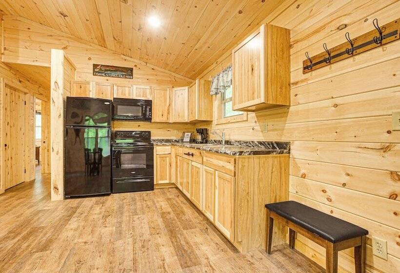 Hocking Hill Cabin Near Hiking: Dogs Welcome