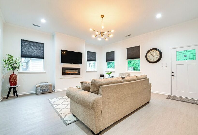 Pet Friendly Hogansville Home: Walk To Downtown!