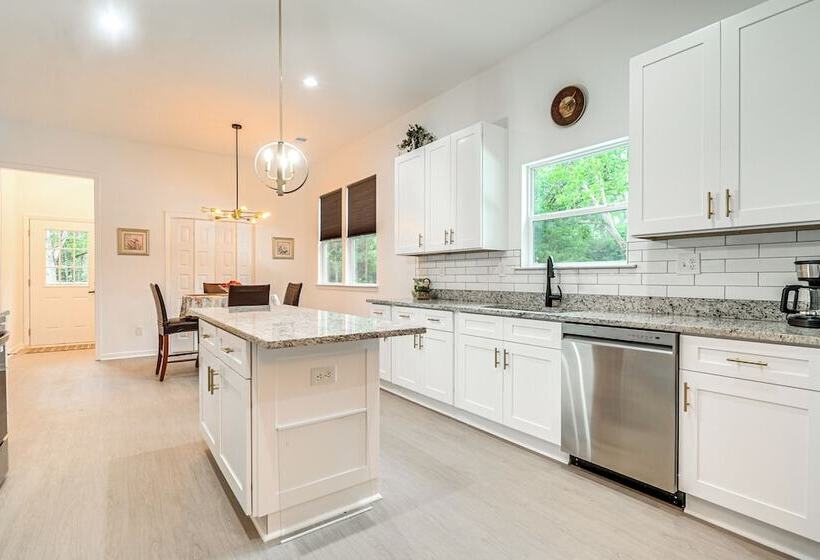 Pet Friendly Hogansville Home: Walk To Downtown!