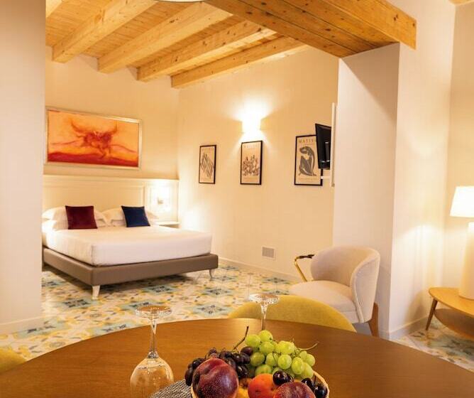 مسافرخانه Fortaleza Charme House