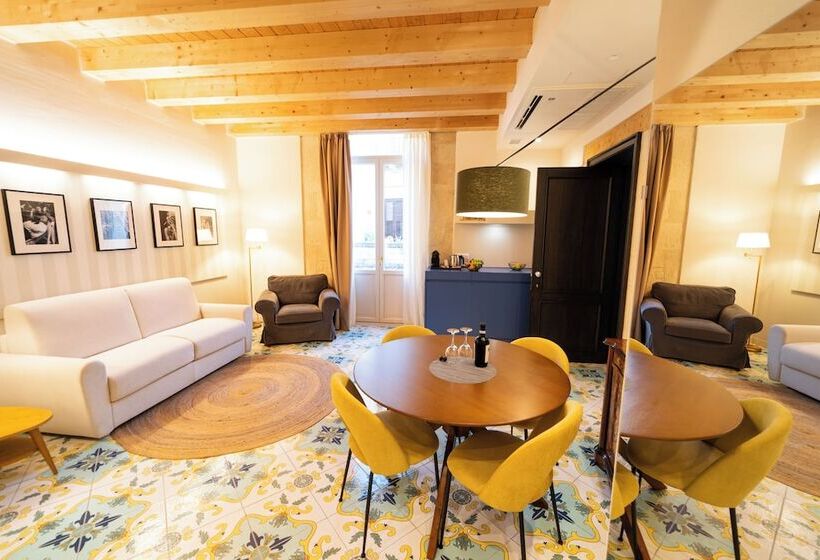 مسافرخانه Fortaleza Charme House