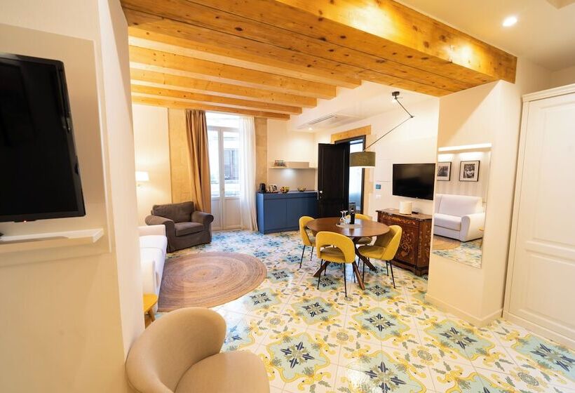 مسافرخانه Fortaleza Charme House