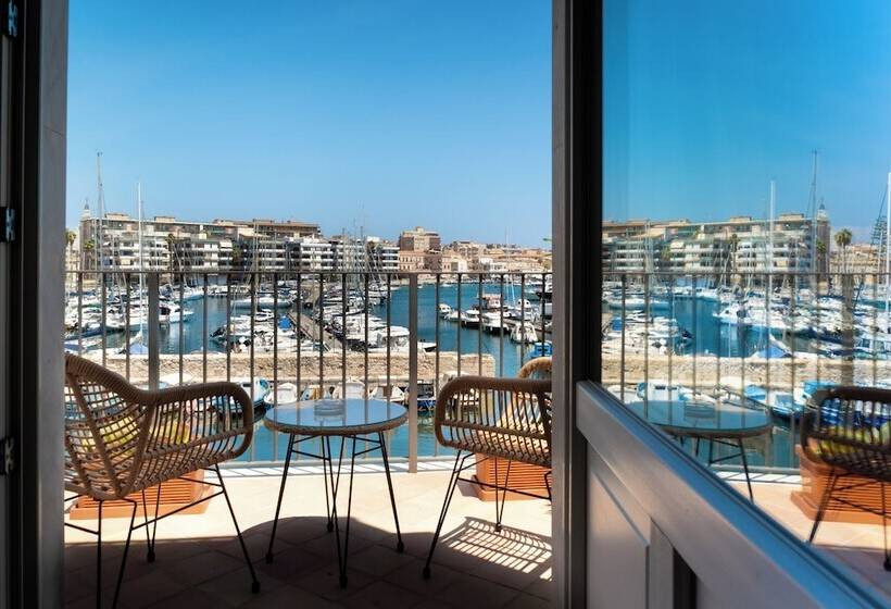 مسافرخانه Fortaleza Charme House