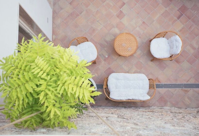 مسافرخانه Fortaleza Charme House