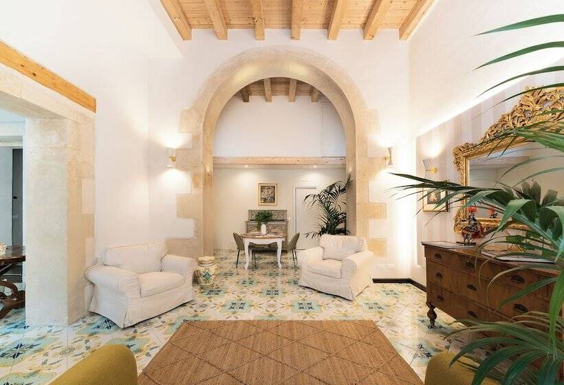 مسافرخانه Fortaleza Charme House