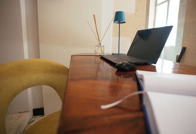 مسافرخانه Fortaleza Charme House