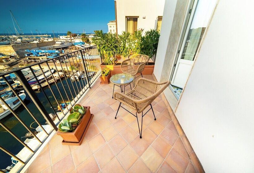 مسافرخانه Fortaleza Charme House