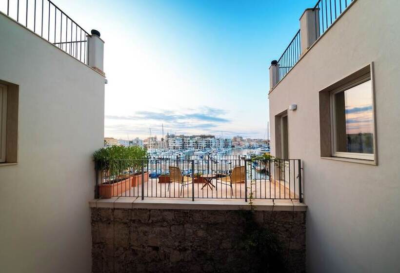 مسافرخانه Fortaleza Charme House