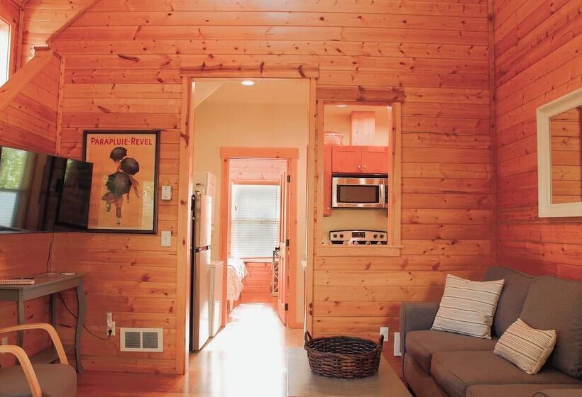 Хостел Pebble Cove Farm