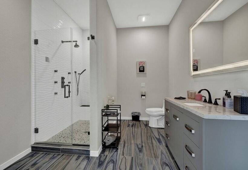 The Bentley Hotel   Coco Chanel Room   Pool View