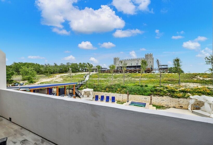 The Bentley Hotel   Coco Chanel Room   Pool View