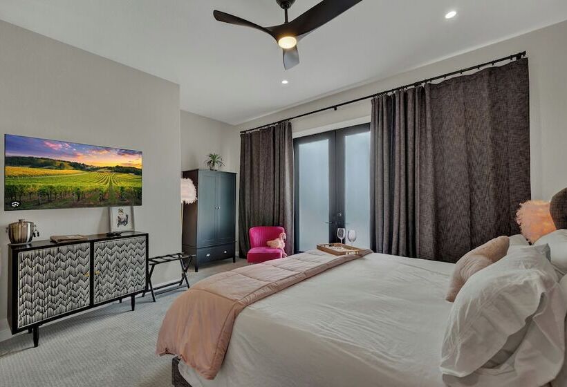 The Bentley Hotel   Audrey Hepburn Suite   Pool View