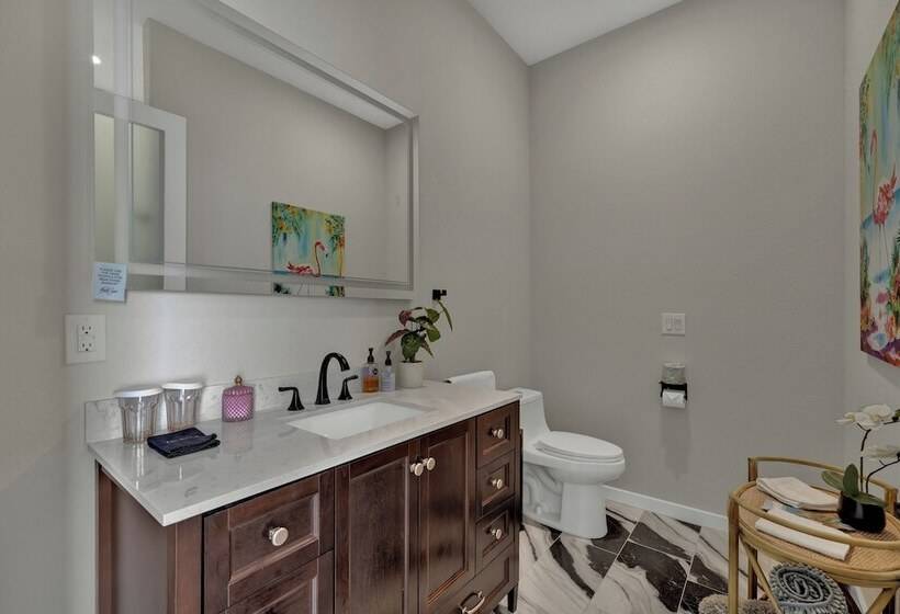 The Bentley Hotel   Audrey Hepburn Suite   Pool View