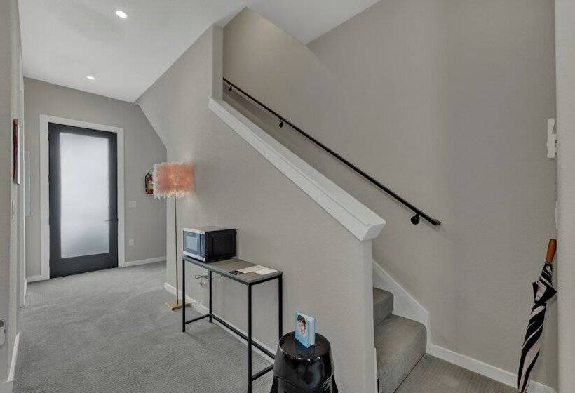 The Bentley Hotel   Audrey Hepburn Suite   Pool View