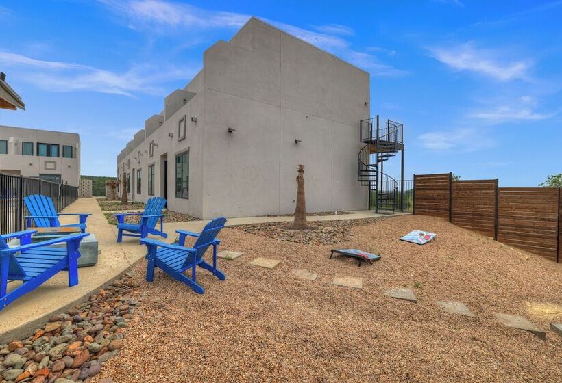 The Bentley Hotel   Audrey Hepburn Suite   Pool View