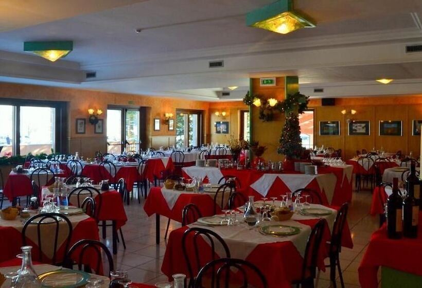 בית מלון כפרי Alba Sporting