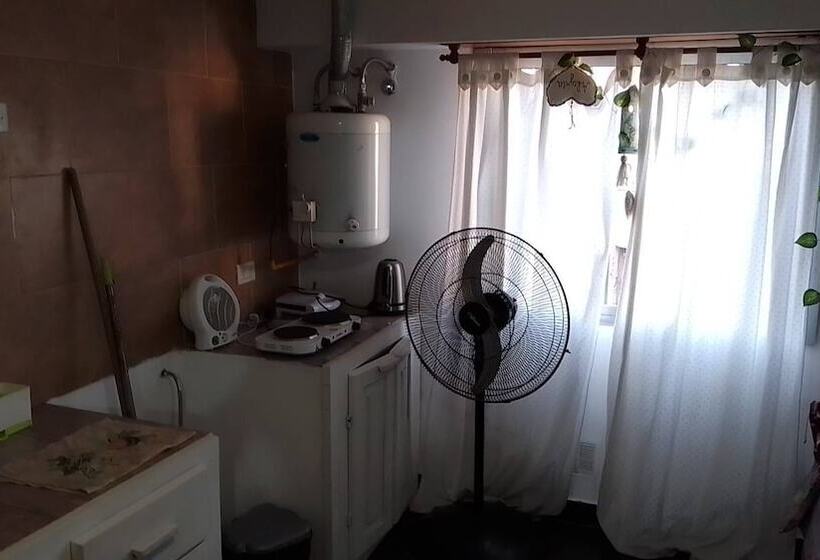 هتل Alojamiento Ezeiza 4